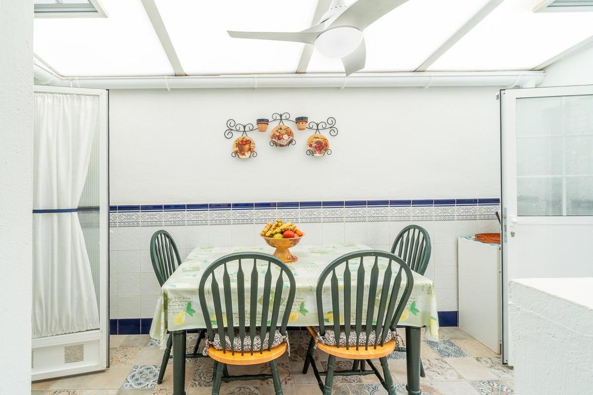 For sale - 3 Bedroom 2 Bathroom Villa in Villamartin - Villamartin  - Alicante