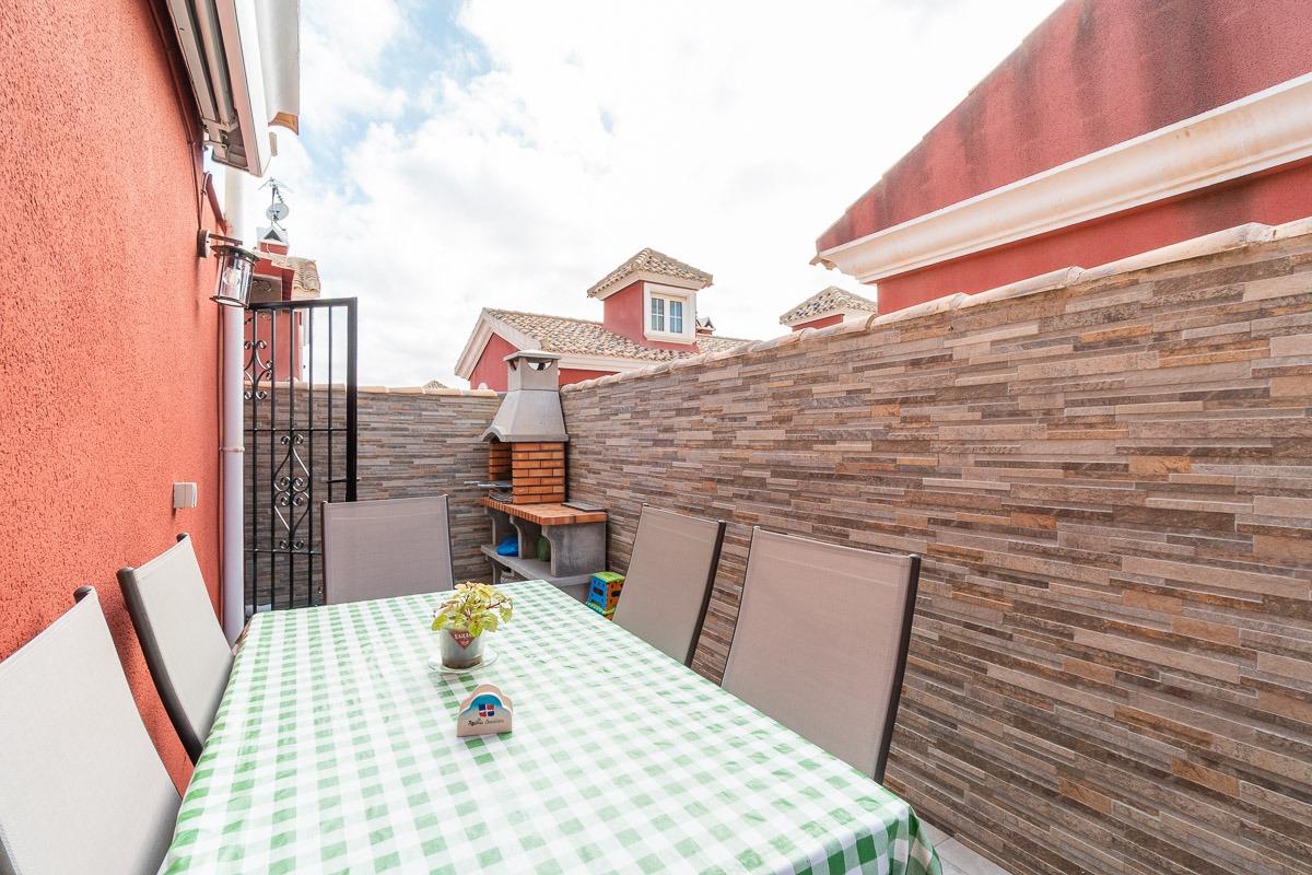 For sale - 3 Bedroom 2 Bathroom Villa in Villamartin - Villamartin  - Alicante