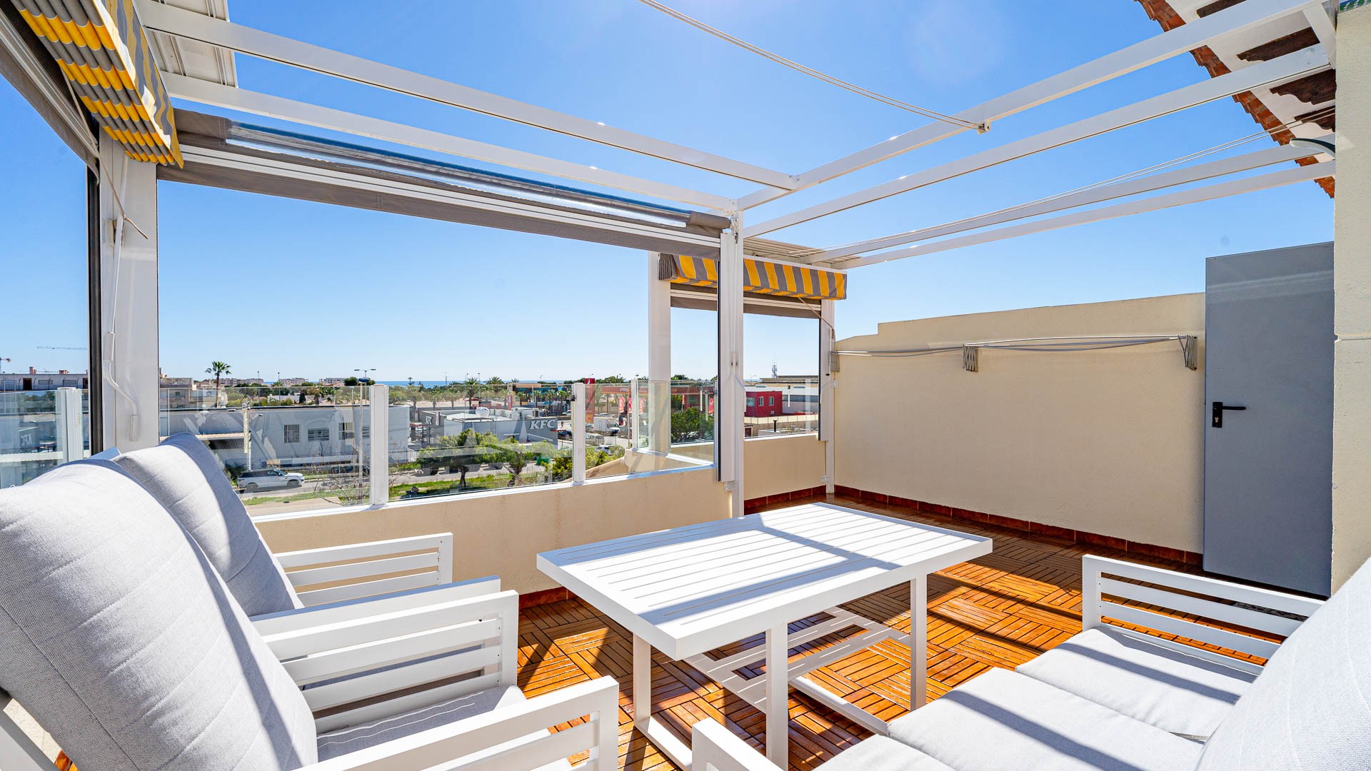 For sale - 2 Bedroom 1 Bathroom Adosado in Punta Prima - Punta Prima  - Alicante