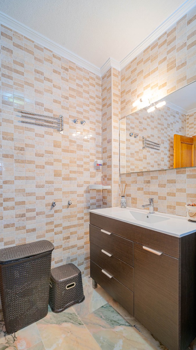 For sale - 2 Bedroom 1 Bathroom Adosado in Punta Prima - Punta Prima  - Alicante