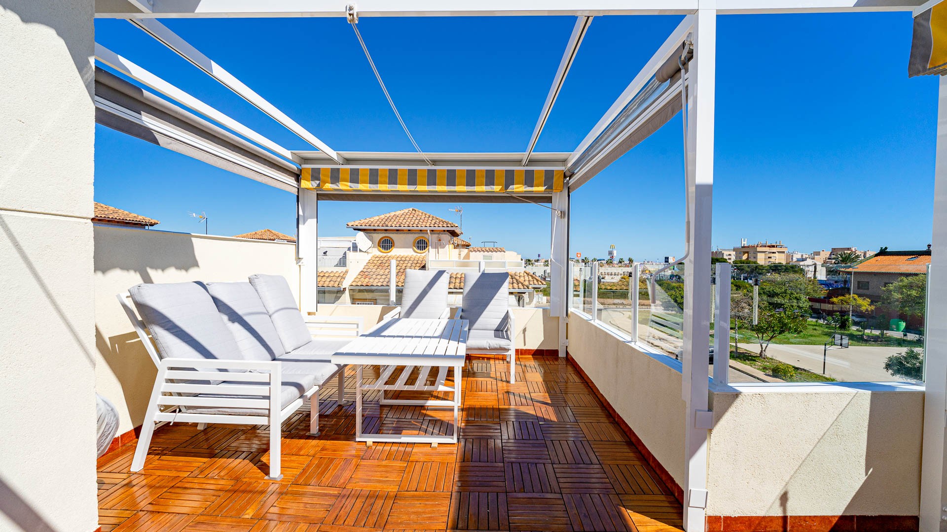 For sale - 2 Bedroom 1 Bathroom Adosado in Punta Prima - Punta Prima  - Alicante
