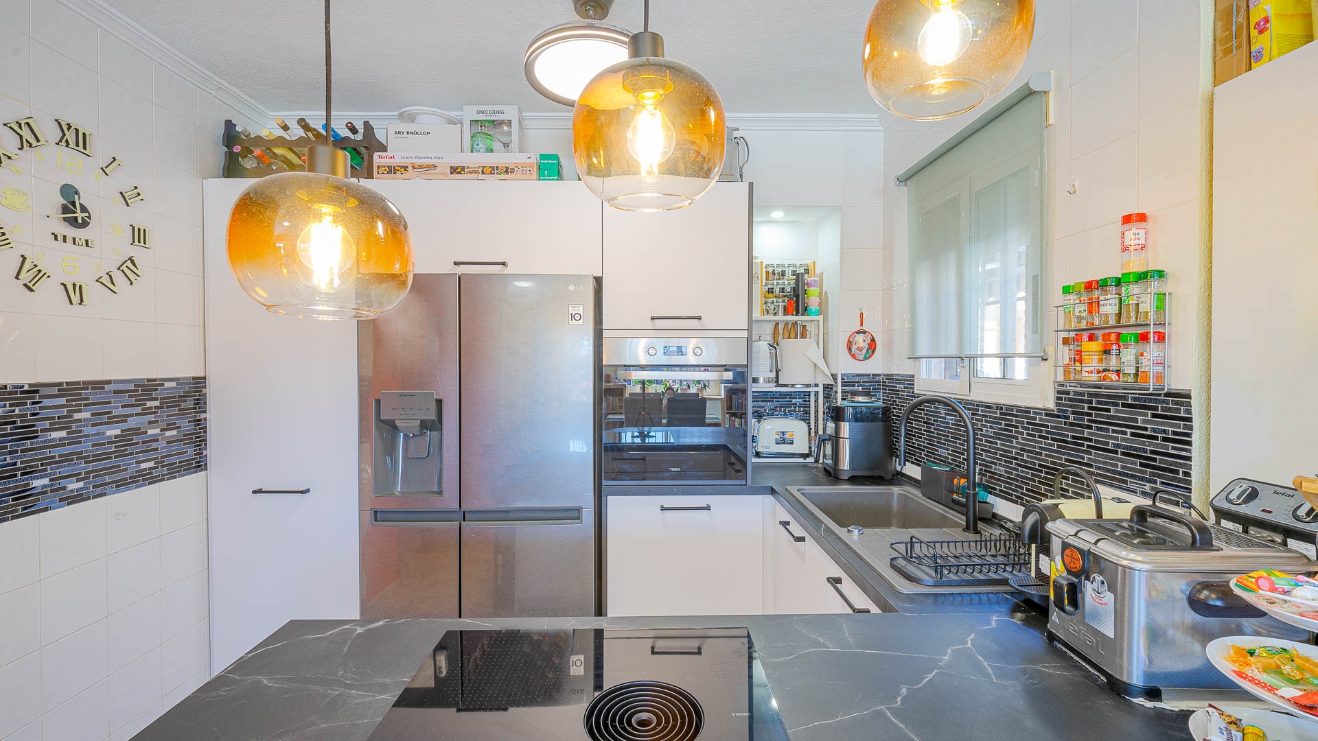For sale - 2 Bedroom 1 Bathroom Adosado in Punta Prima - Punta Prima  - Alicante