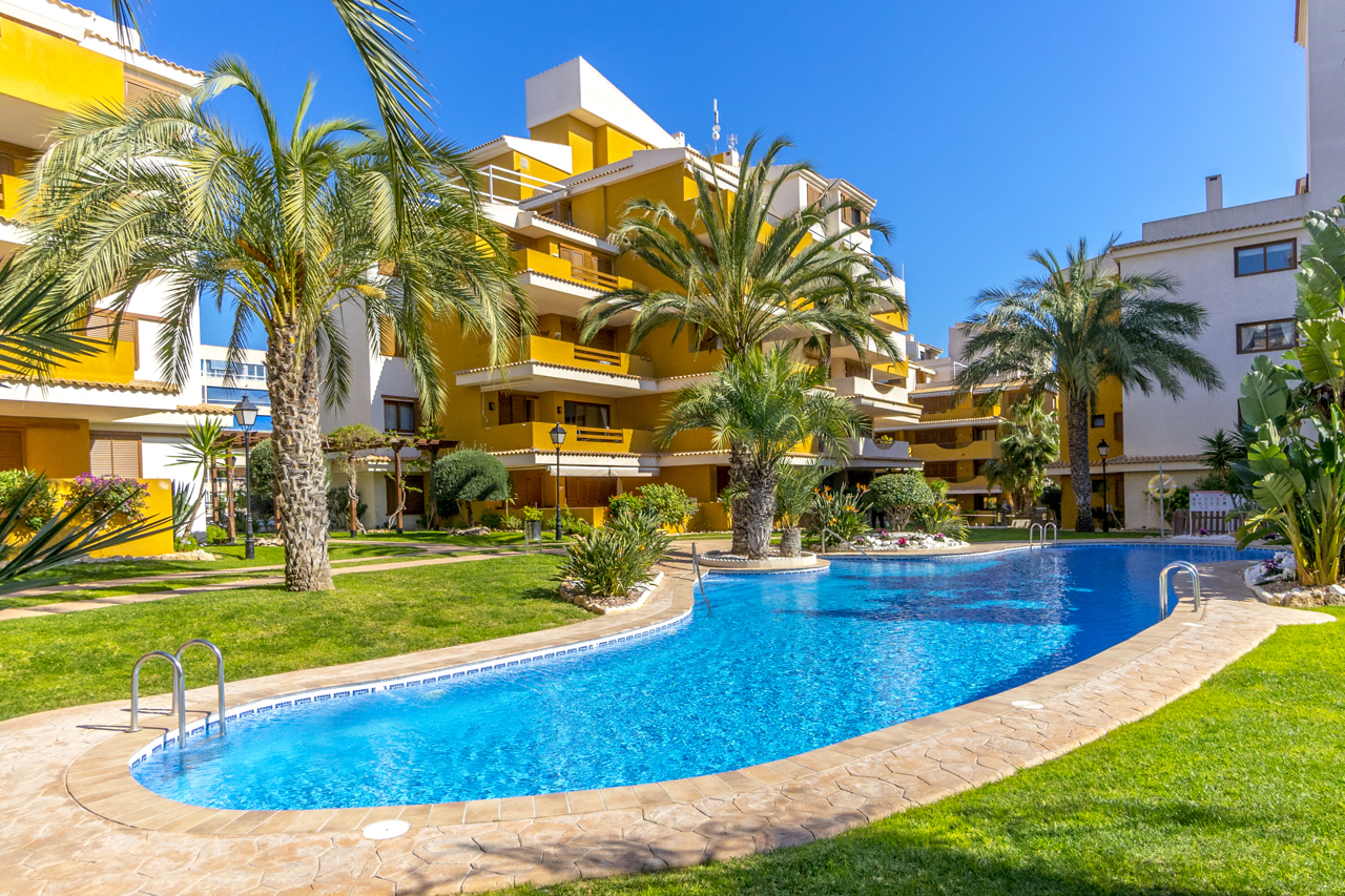 For sale - 2 Bedroom 2 Bathroom Apartment in Torrevieja - Punta Prima  - Alicante