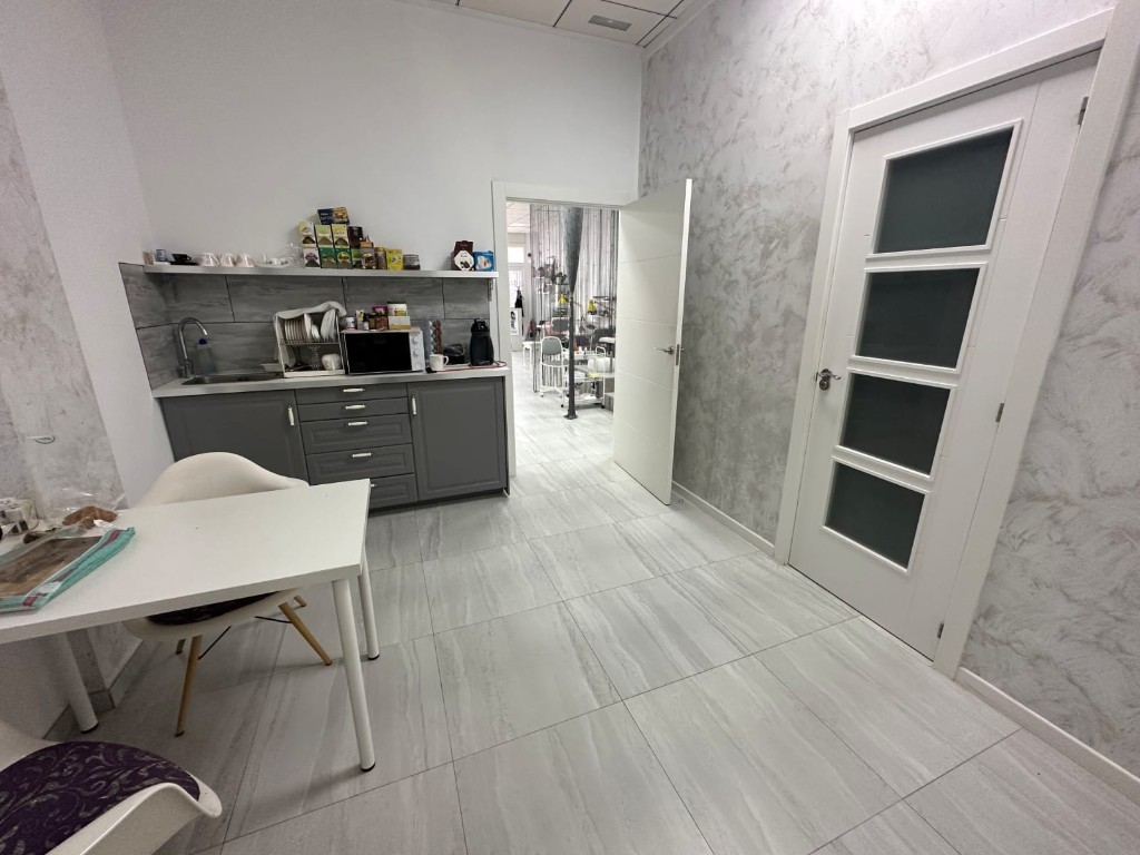 For sale - Commercial in La Zenia - La Zenia  - Alicante