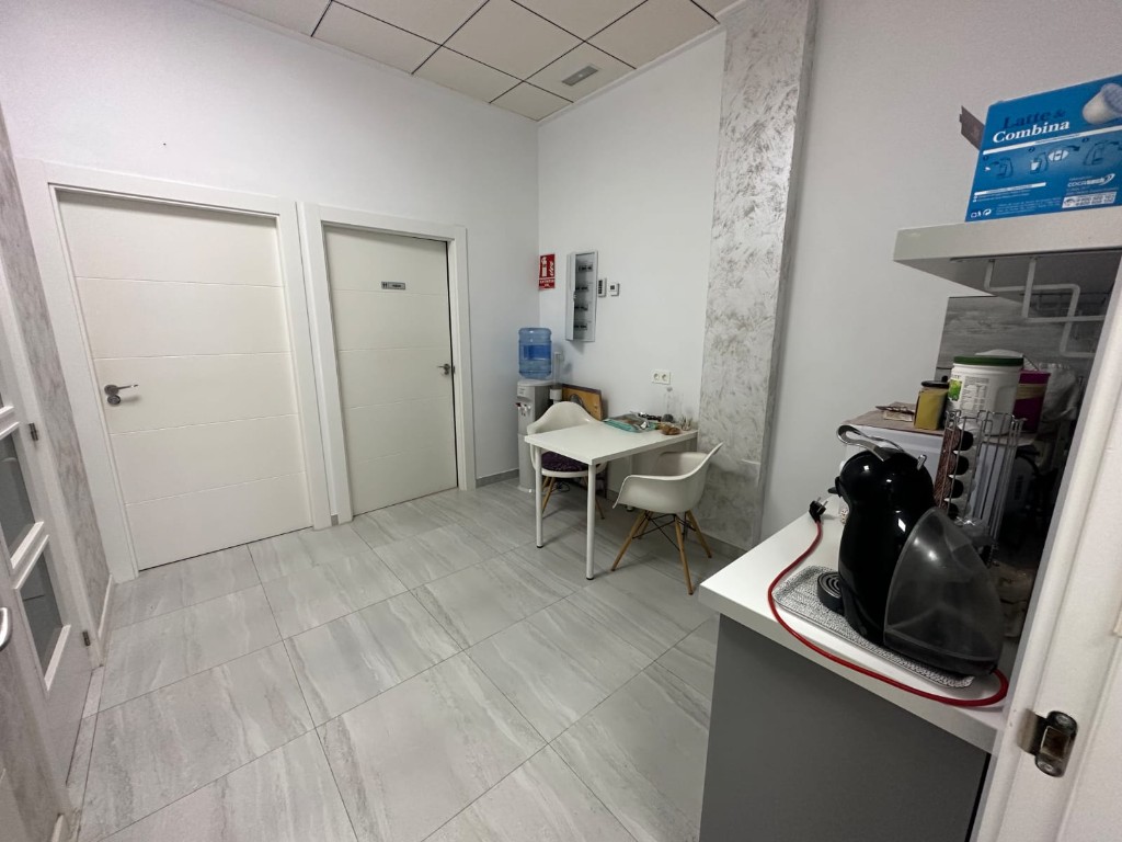 For sale - Commercial in La Zenia - La Zenia  - Alicante