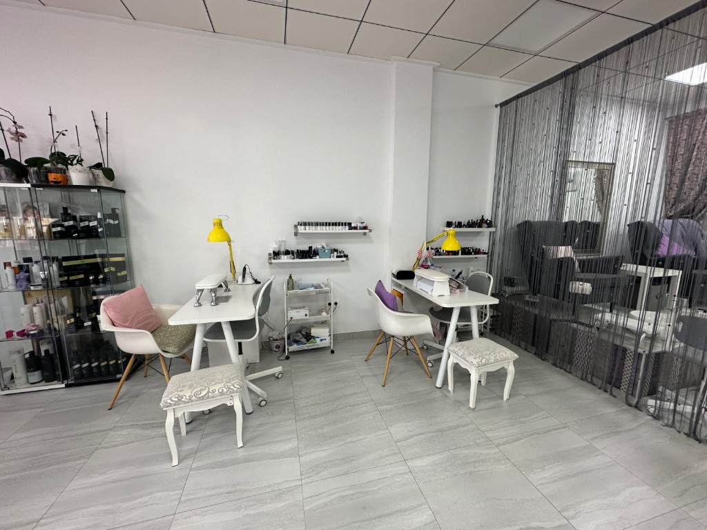 For sale - Commercial in La Zenia - La Zenia  - Alicante