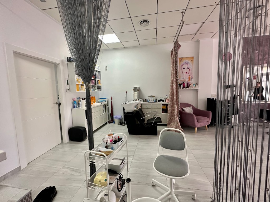 For sale - Commercial in La Zenia - La Zenia  - Alicante
