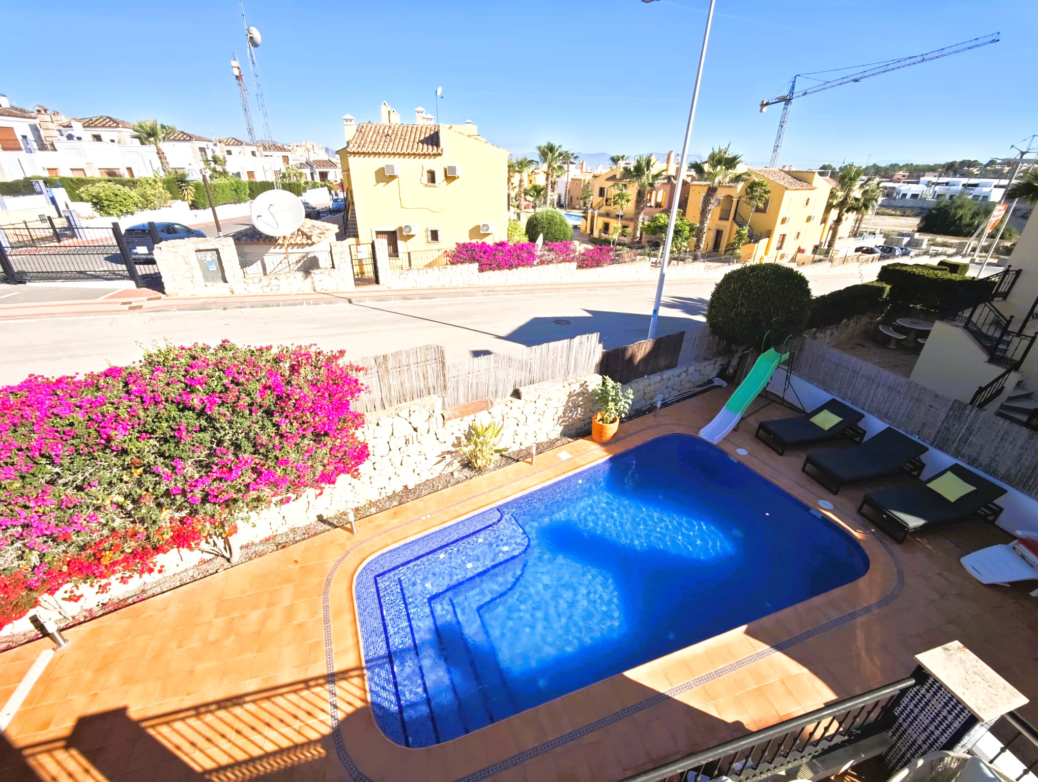 For sale - 4 Bedroom 3 Bathroom Villa in Algorfa - La Finca Golf  - Alicante
