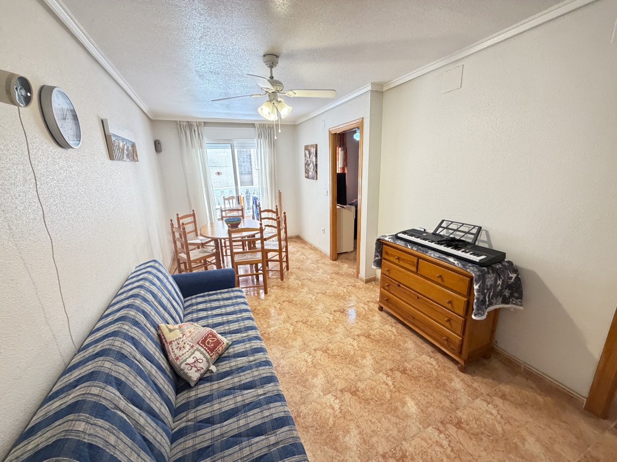 For sale - 2 Bedroom 1 Bathroom Apartment in Torrevieja - , Torrevieja, Alicante, Spain - Alicante