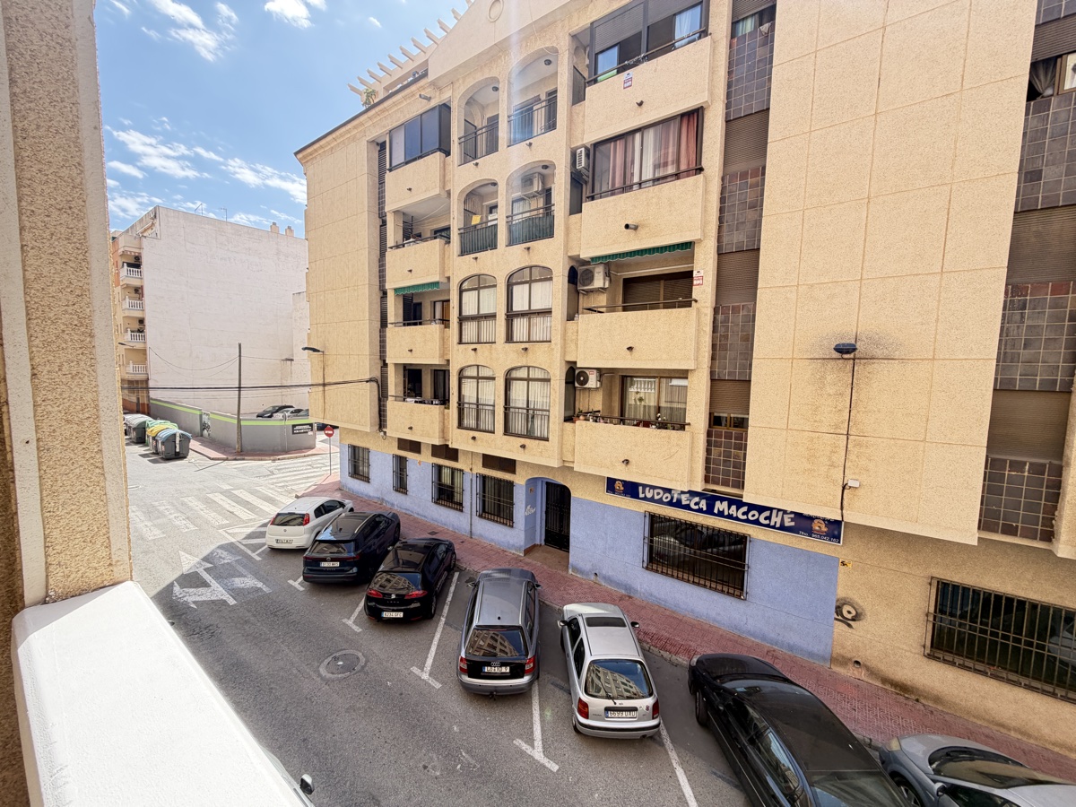 For sale - 2 Bedroom 1 Bathroom Apartment in Torrevieja - , Torrevieja, Alicante, Spain - Alicante