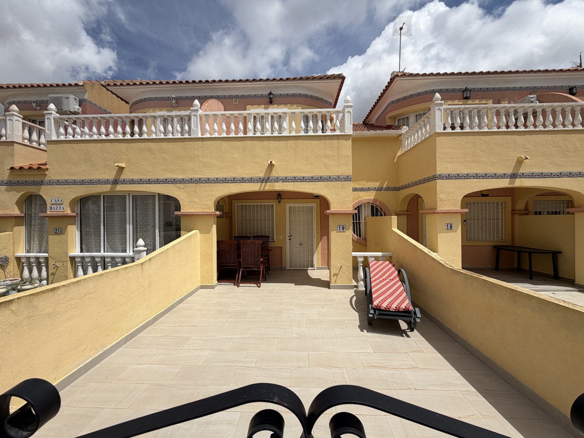 For sale - 2 Bedroom 2 Bathroom Townhouse in Villamartin - , Villamartin, Alicante, Spain - Alicante