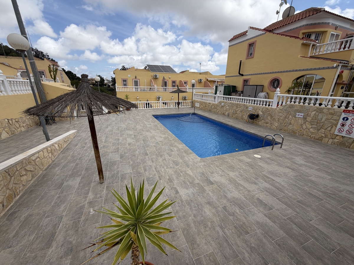 For sale - 2 Bedroom 2 Bathroom Townhouse in Villamartin - , Villamartin, Alicante, Spain - Alicante