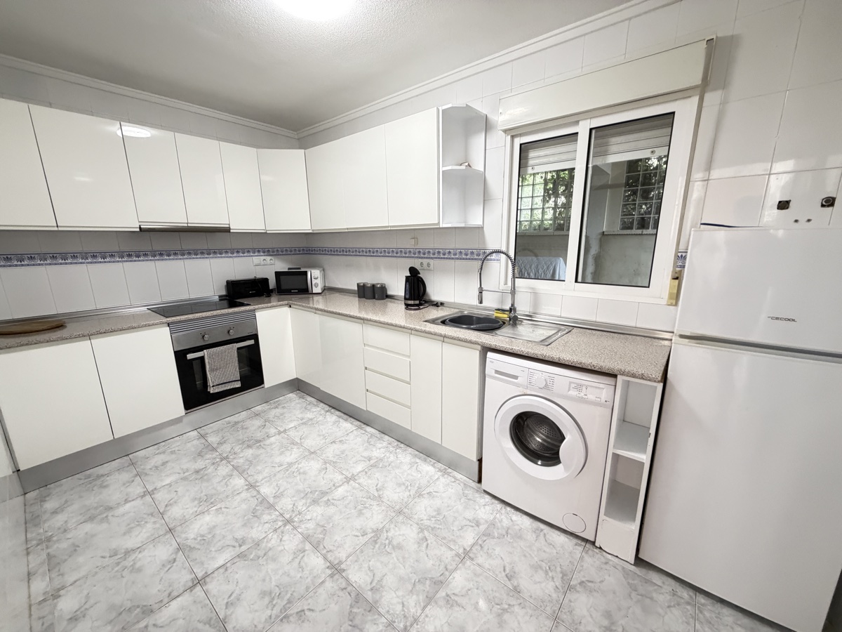 For sale - 4 Bedroom 3 Bathroom Villa in Villamartin - , Villamartin, Alicante, Spain - Alicante