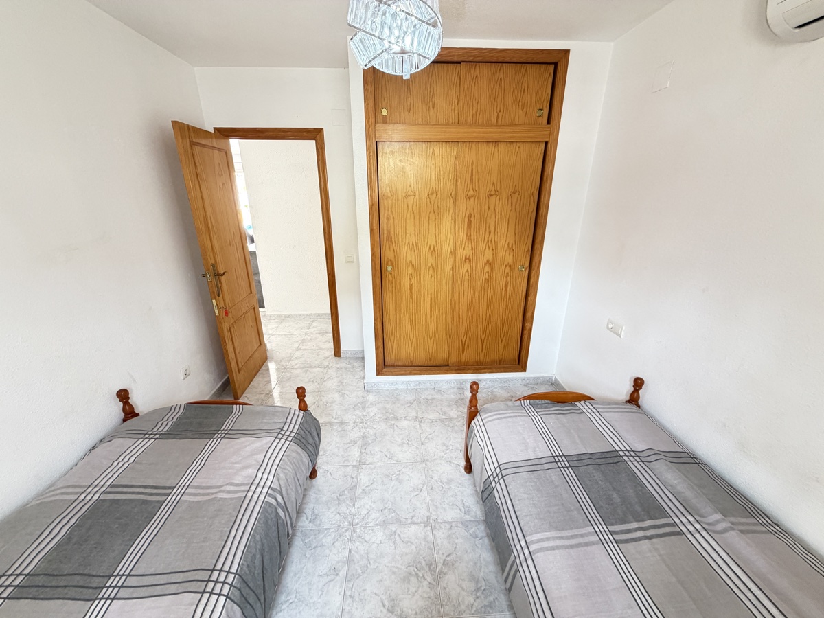 For sale - 4 Bedroom 3 Bathroom Villa in Villamartin - , Villamartin, Alicante, Spain - Alicante