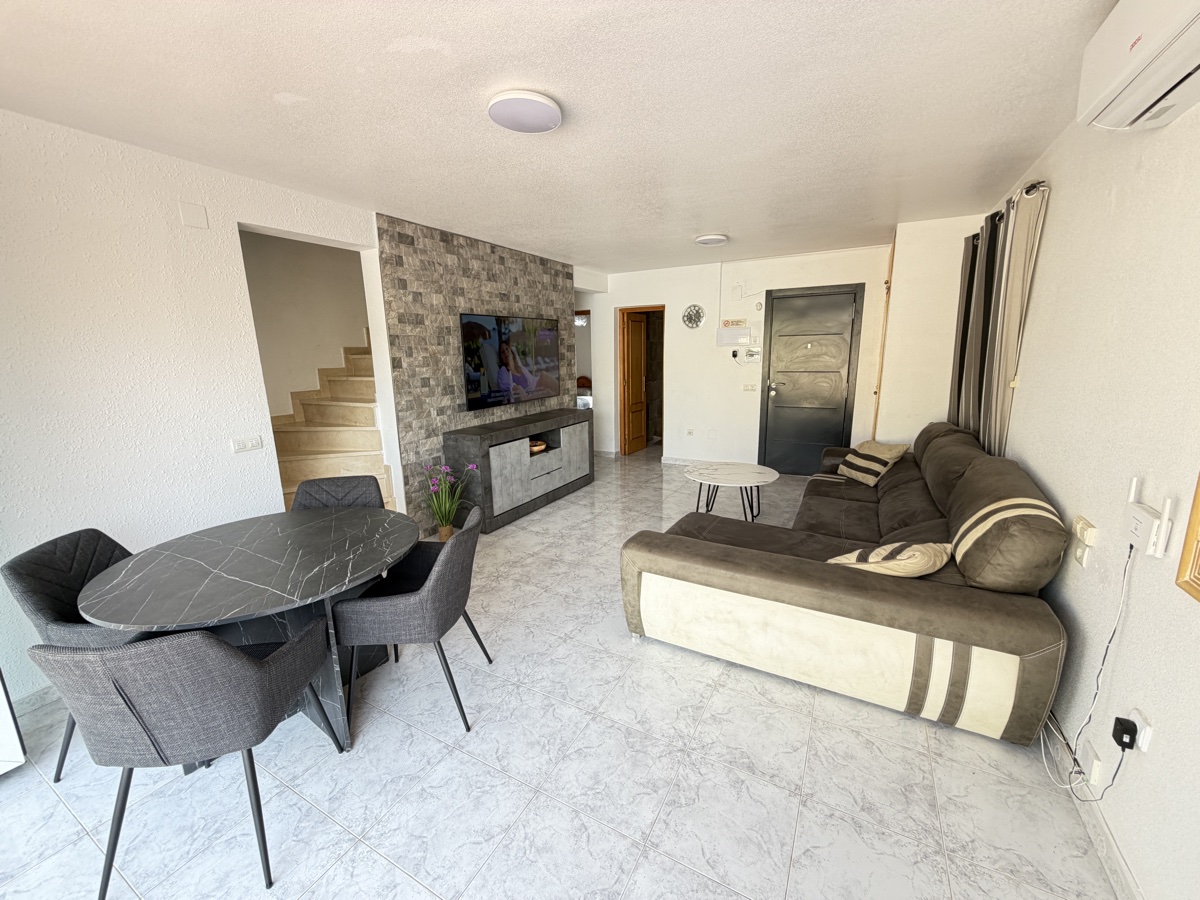 For sale - 4 Bedroom 3 Bathroom Villa in Villamartin - , Villamartin, Alicante, Spain - Alicante