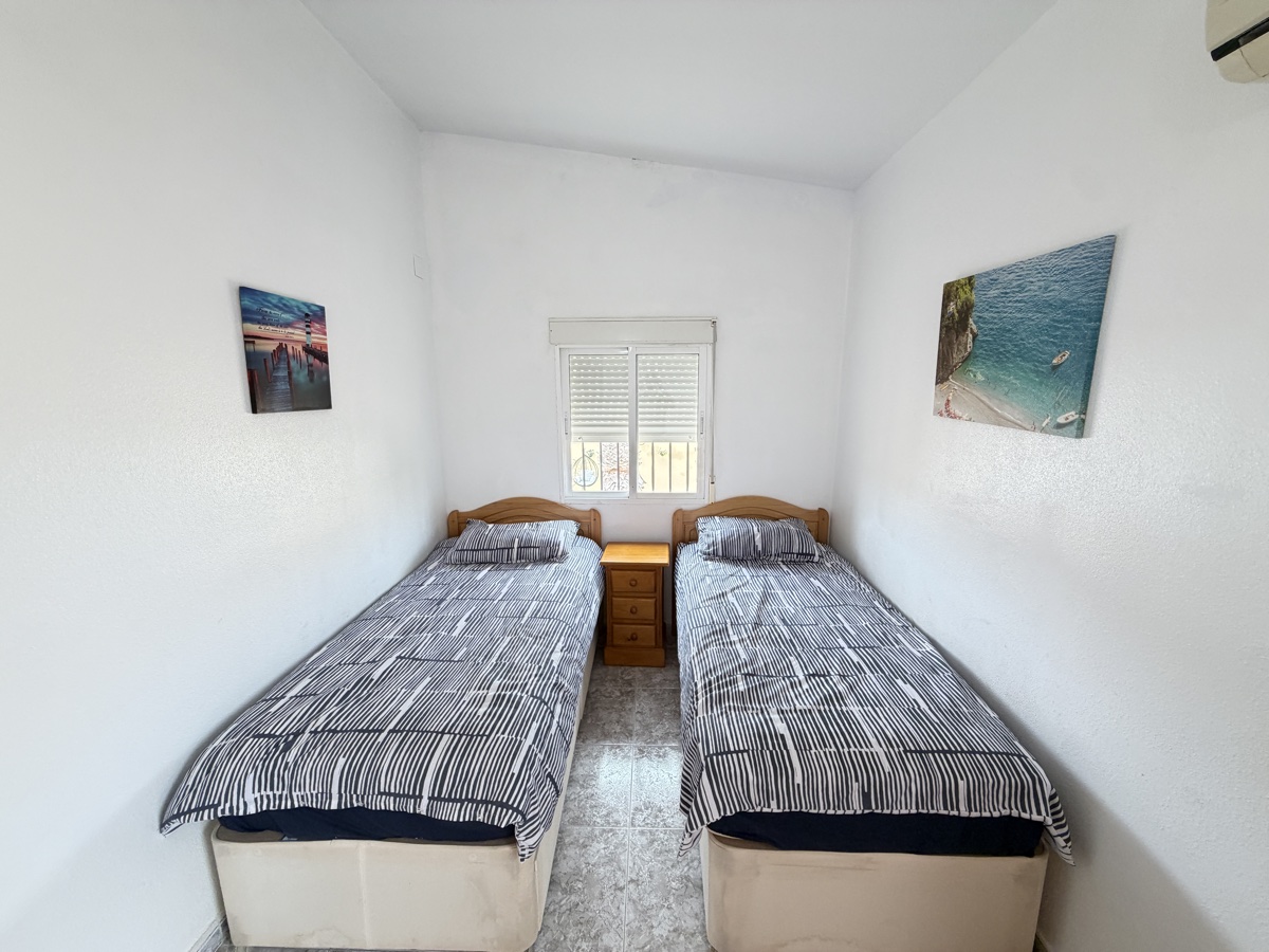 For sale - 4 Bedroom 3 Bathroom Villa in Villamartin - , Villamartin, Alicante, Spain - Alicante