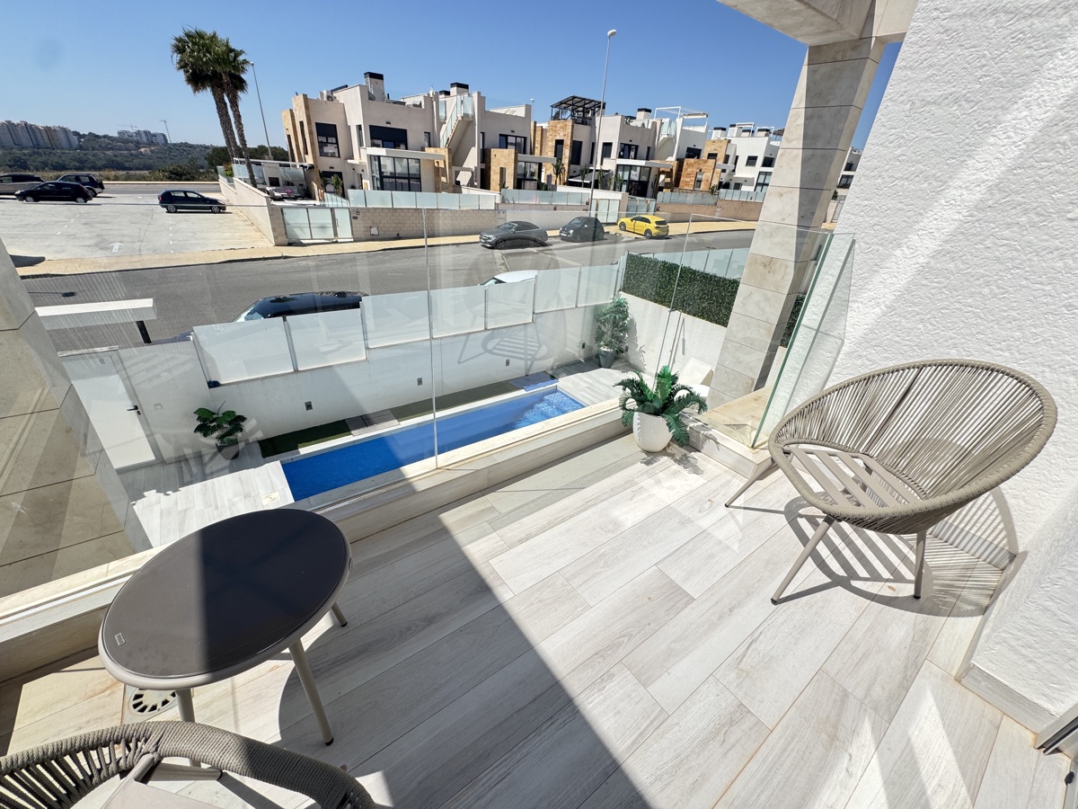 For sale - 4 Bedroom 4 Bathroom Villa in Lomas De Cabo Roig - , Lomas De Cabo Roig, Alicante, Spain - Alicante