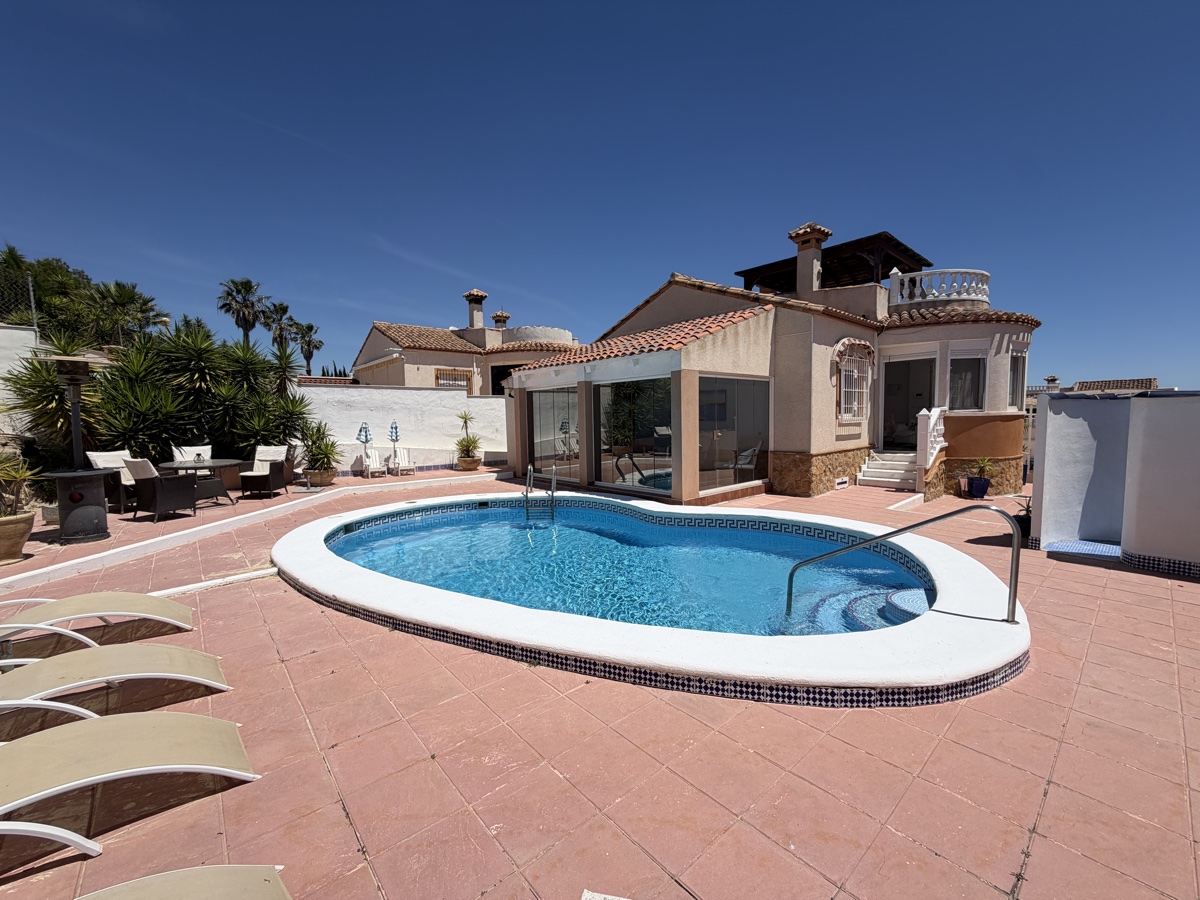 For sale - 4 Bedroom 4 Bathroom Villa in Torremendo - , Torremendo, Alicante, Spain - Alicante