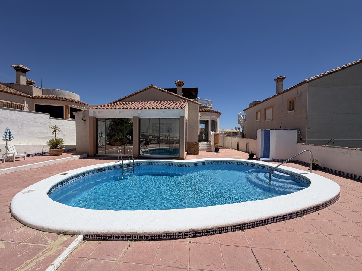 For sale - 4 Bedroom 4 Bathroom Villa in Torremendo - , Torremendo, Alicante, Spain - Alicante