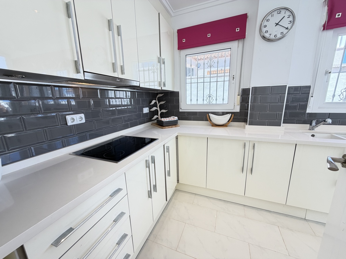 For sale - 4 Bedroom 4 Bathroom Villa in Torremendo - , Torremendo, Alicante, Spain - Alicante