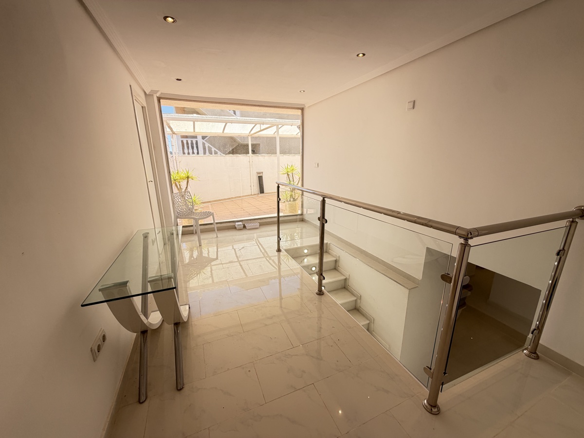 For sale - 4 Bedroom 4 Bathroom Villa in Torremendo - , Torremendo, Alicante, Spain - Alicante