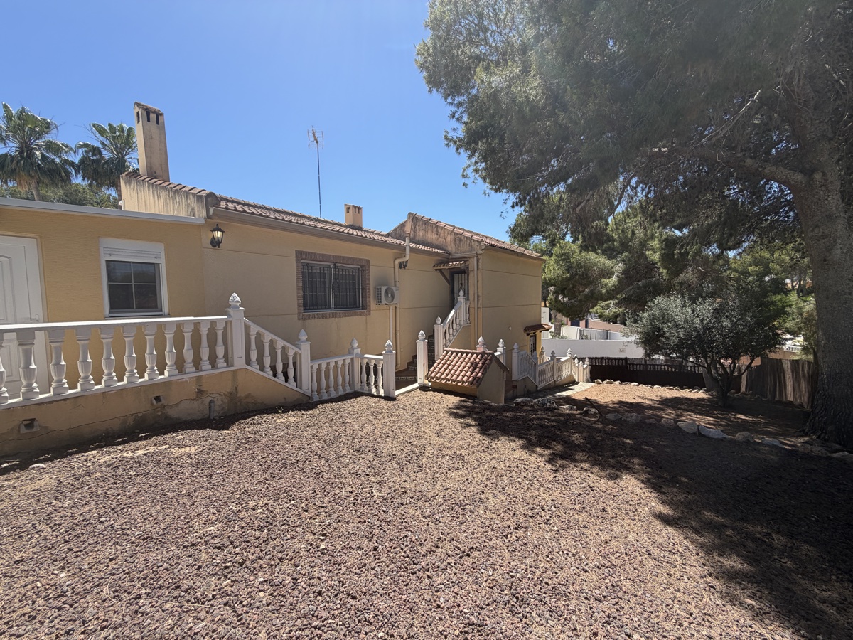 For sale - 4 Bedroom 3 Bathroom Villa in Los Balcones - , Los Balcones, Alicante, Spain - Alicante