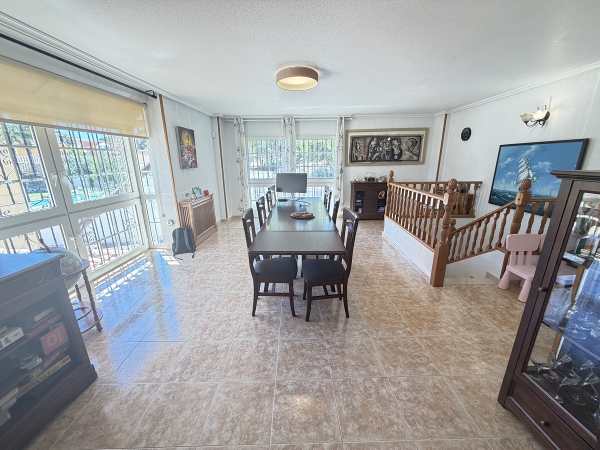 For sale - 4 Bedroom 3 Bathroom Villa in Los Balcones - , Los Balcones, Alicante, Spain - Alicante