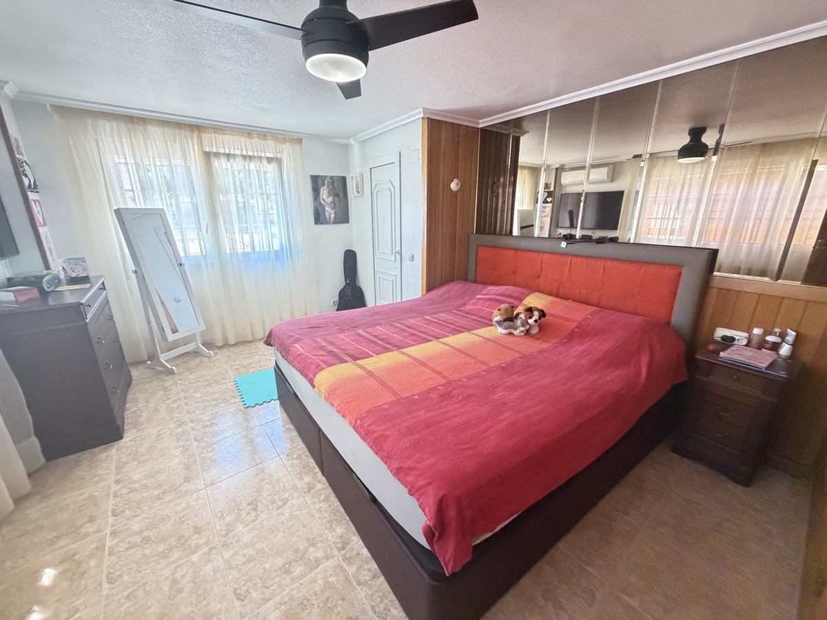 For sale - 4 Bedroom 3 Bathroom Villa in Los Balcones - , Los Balcones, Alicante, Spain - Alicante