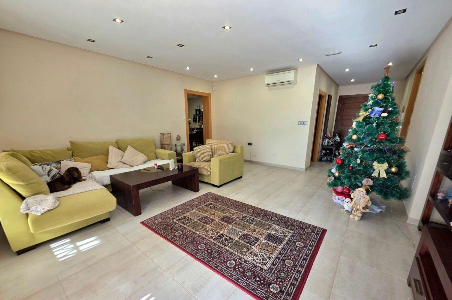 For sale - 5 Bedroom 3 Bathroom Villa in Cabo Roig - Campoamor  - Alicante