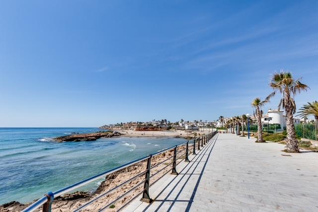 For sale - 3 Bedroom 3 Bathroom Terraced house in Orihuela Costa - Las Filipinas  - Alicante