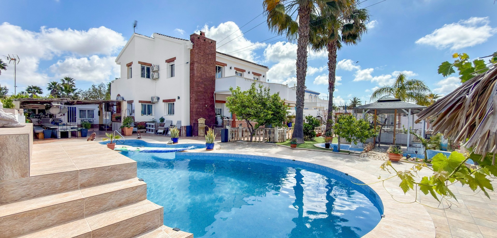 For sale - 7 Bedroom 4 Bathroom Detached Villa in Ciudad Quesada - Ciudad Quesada  - Costa Blanca (Alicante)