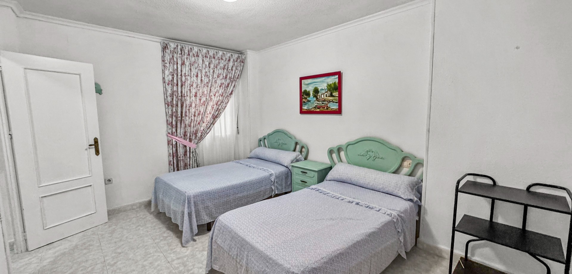 For sale - 3 Bedroom 2 Bathroom Apartment in Torrevieja - Playa de los Locos  - Costa Blanca (Alicante)