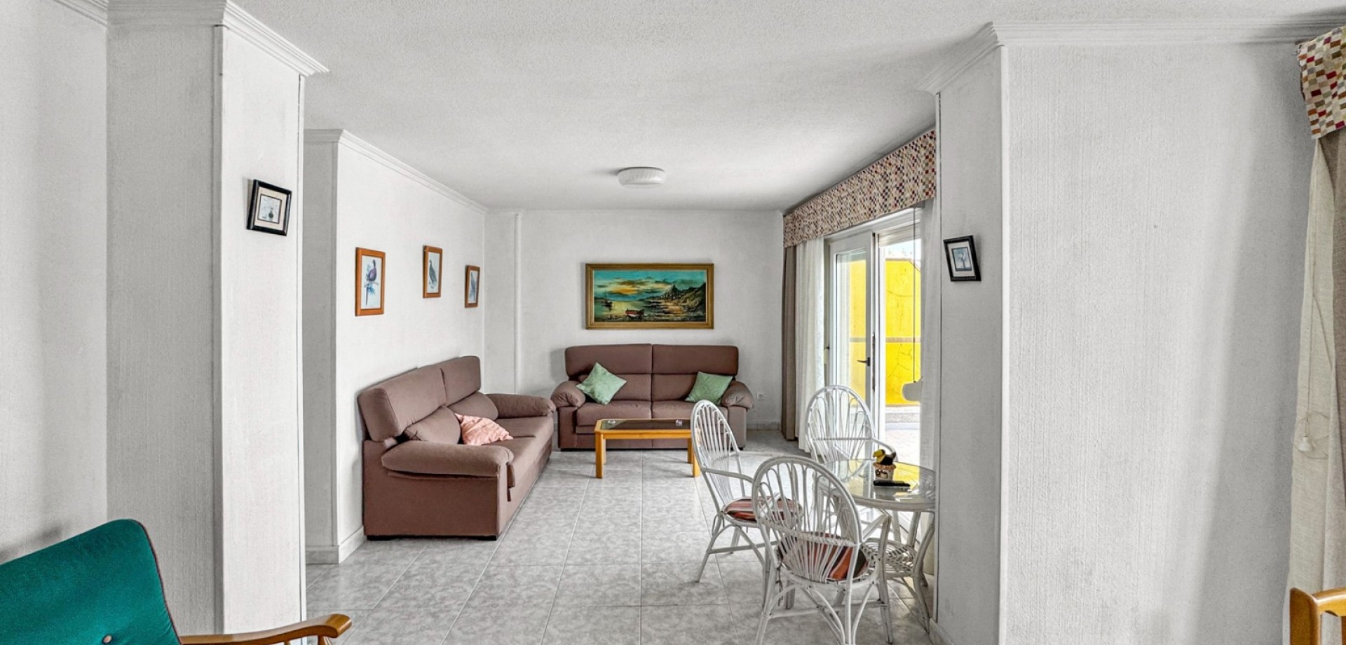 For sale - 3 Bedroom 2 Bathroom Apartment in Torrevieja - Playa de los Locos  - Costa Blanca (Alicante)