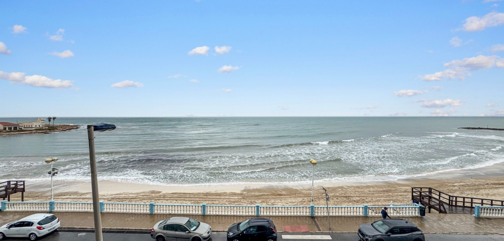 For sale - 3 Bedroom 2 Bathroom Apartment in Torrevieja - Playa de los Locos  - Costa Blanca (Alicante)