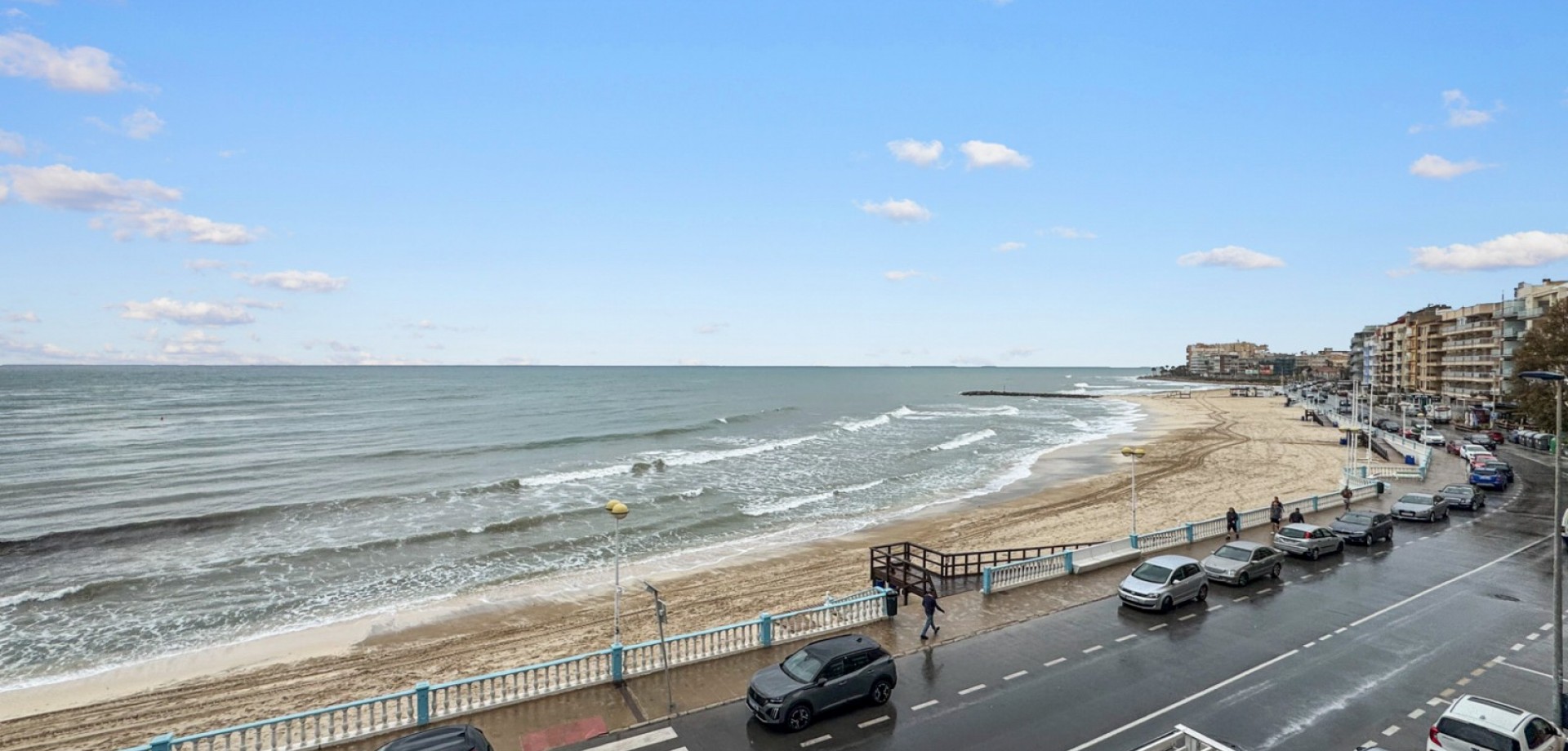 For sale - 3 Bedroom 2 Bathroom Apartment in Torrevieja - Playa de los Locos  - Costa Blanca (Alicante)