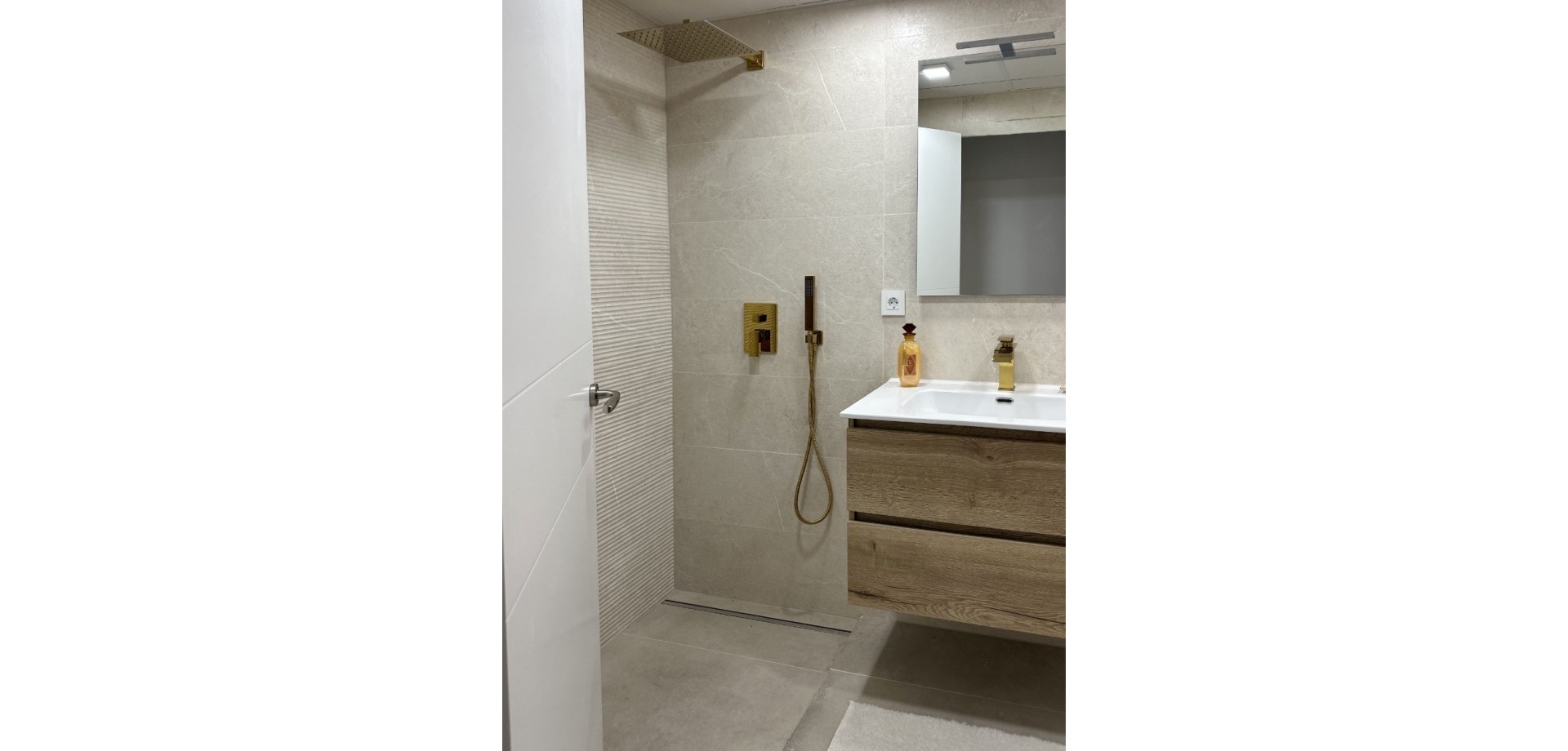 For sale - 2 Bedroom 2 Bathroom Apartment in Torrevieja - Torrevieja  - Costa Blanca (Alicante)