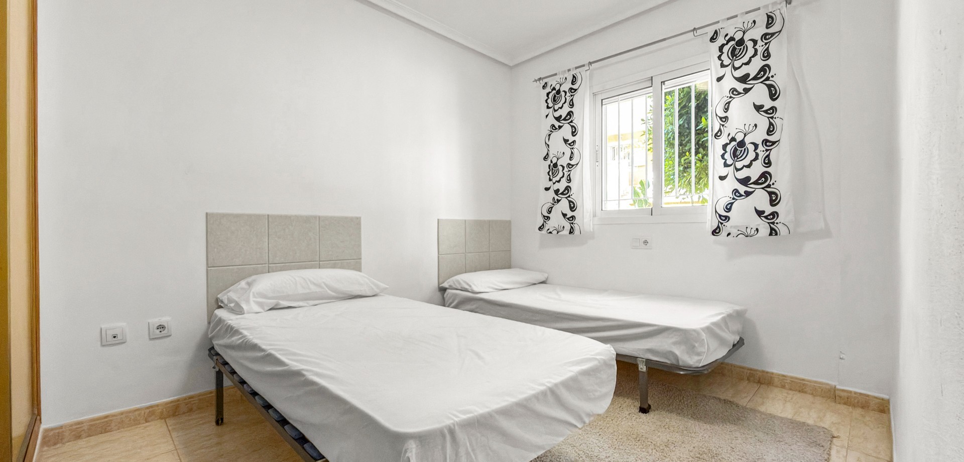 For sale - 3 Bedroom 2 Bathroom Apartment in Orihuela Costa - Playa Flamenca  - Costa Blanca (Alicante)