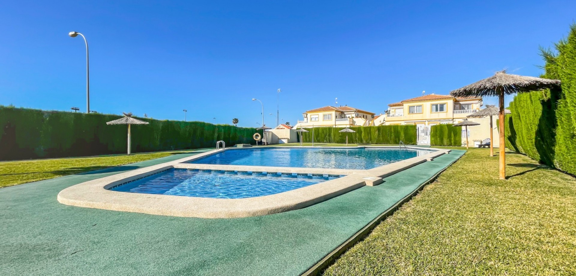 For sale - 2 Bedroom 1 Bathroom Bungalow in Orihuela Costa - Playa Flamenca  - Costa Blanca (Alicante)