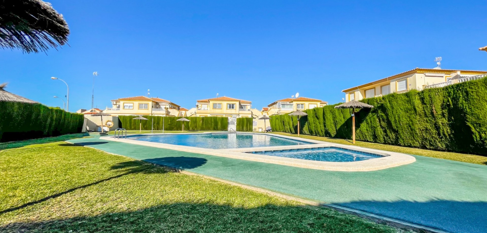 For sale - 2 Bedroom 1 Bathroom Bungalow in Orihuela Costa - Playa Flamenca  - Costa Blanca (Alicante)