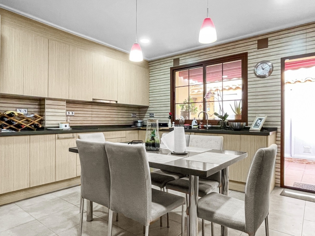 3 Bedroom 2 Bathroom Townhouse in Torrevieja