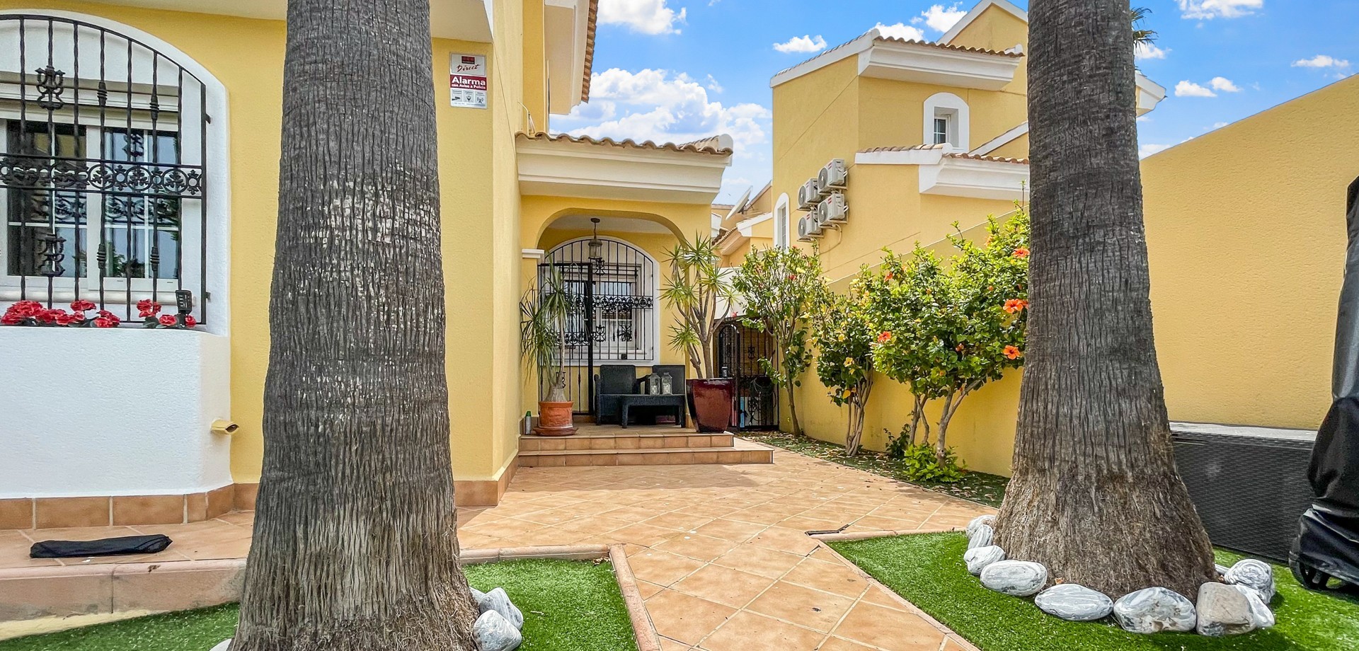 For sale - 3 Bedroom 2 Bathroom Detached Villa in Villamartin - Los Dolses  - Alicante