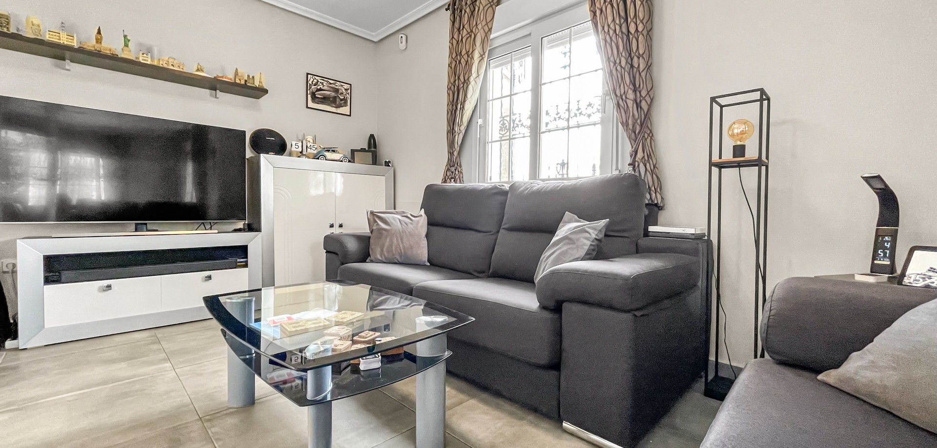 For sale - 3 Bedroom 2 Bathroom Detached Villa in Villamartin - Los Dolses  - Alicante