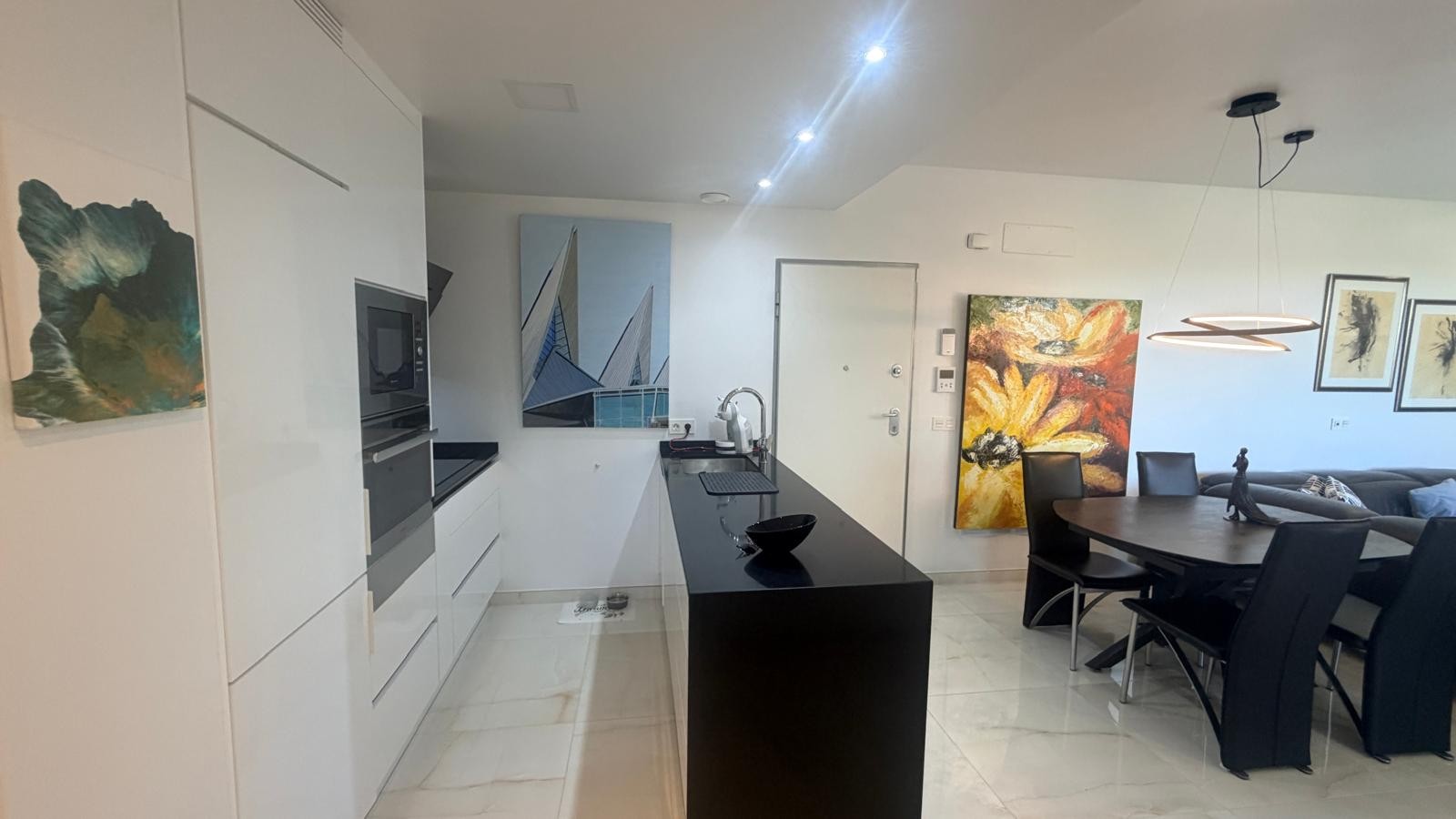 For sale - 3 Bedroom 2 Bathroom Apartment / Flat in Torrevieja - Los altos  - Alicante