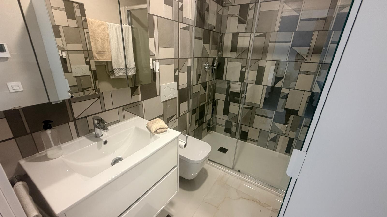For sale - 3 Bedroom 2 Bathroom Apartment / Flat in Torrevieja - Los altos  - Alicante