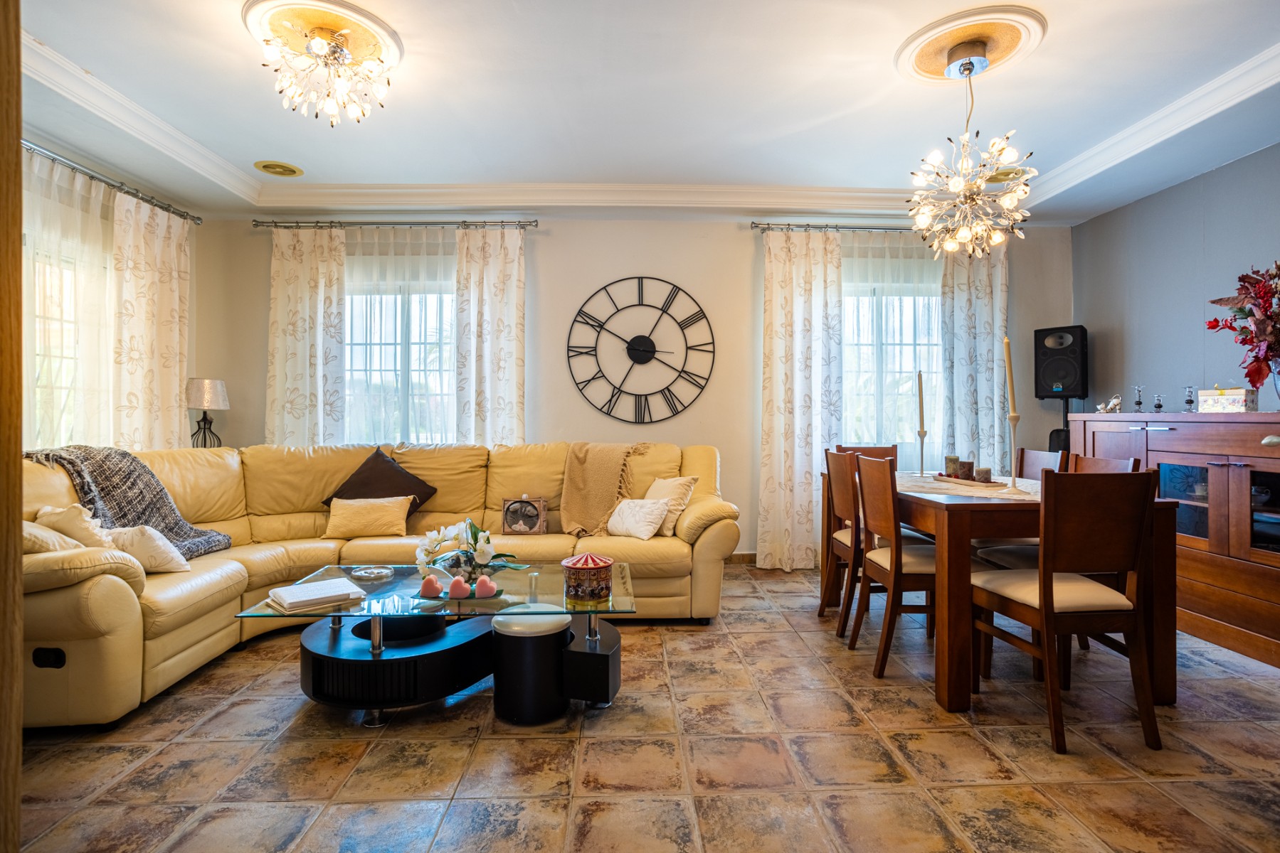 For sale - 5 Bedroom 3 Bathroom Detached Villa in Elche - La Hoya  - Alicante