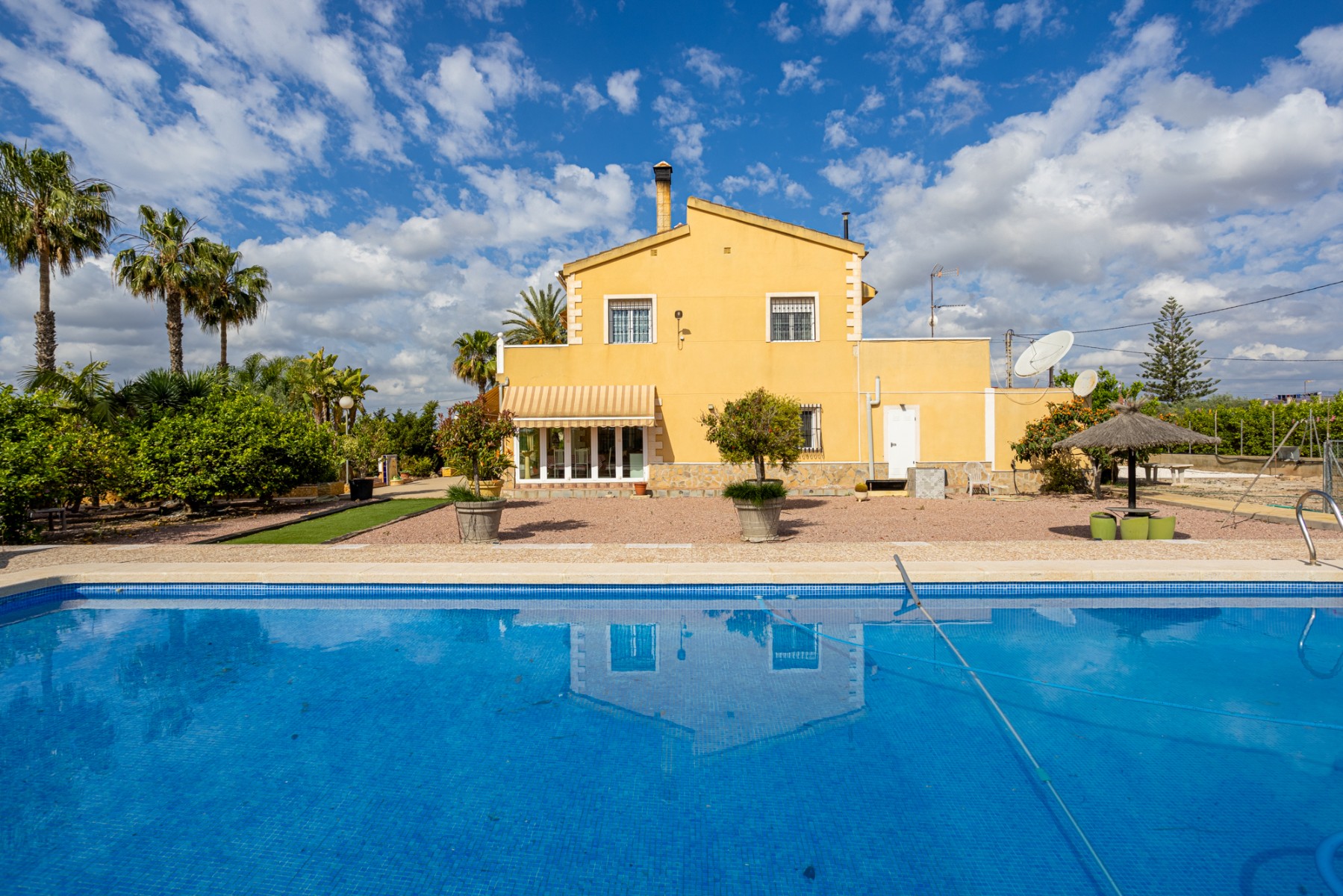 For sale - 5 Bedroom 3 Bathroom Detached Villa in Elche - La Hoya  - Alicante