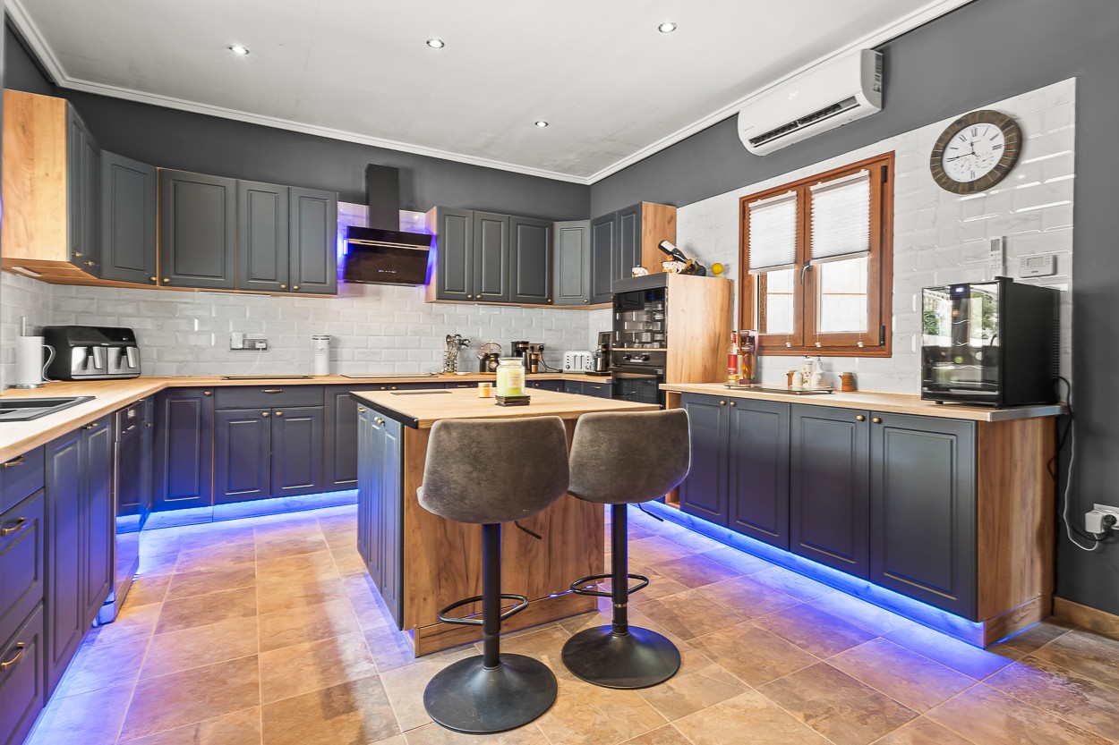 For sale - 4 Bedroom 2 Bathroom Country Property/Finca in Torremendo - Torremendo  - Alicante