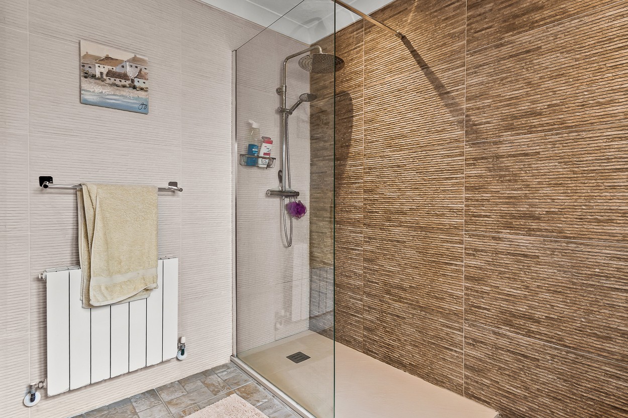 For sale - 4 Bedroom 2 Bathroom Country Property/Finca in Torremendo - Torremendo  - Alicante