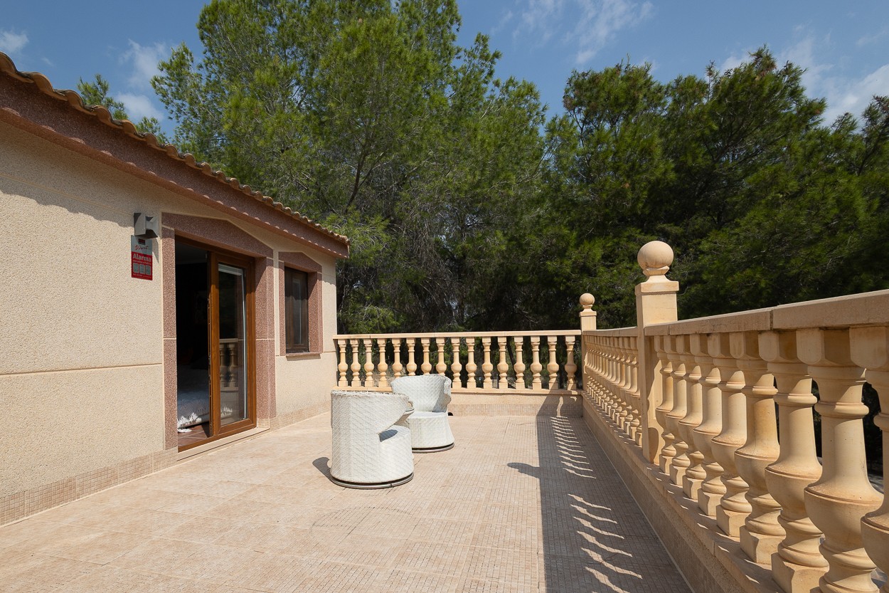 For sale - 4 Bedroom 2 Bathroom Country Property/Finca in Torremendo - Torremendo  - Alicante