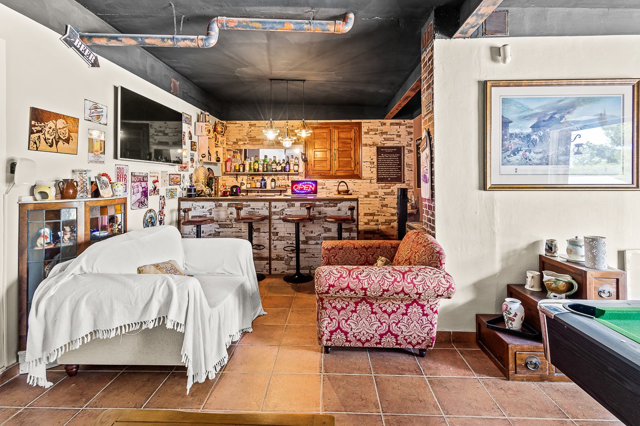 For sale - 4 Bedroom 2 Bathroom Country Property/Finca in Torremendo - Torremendo  - Alicante
